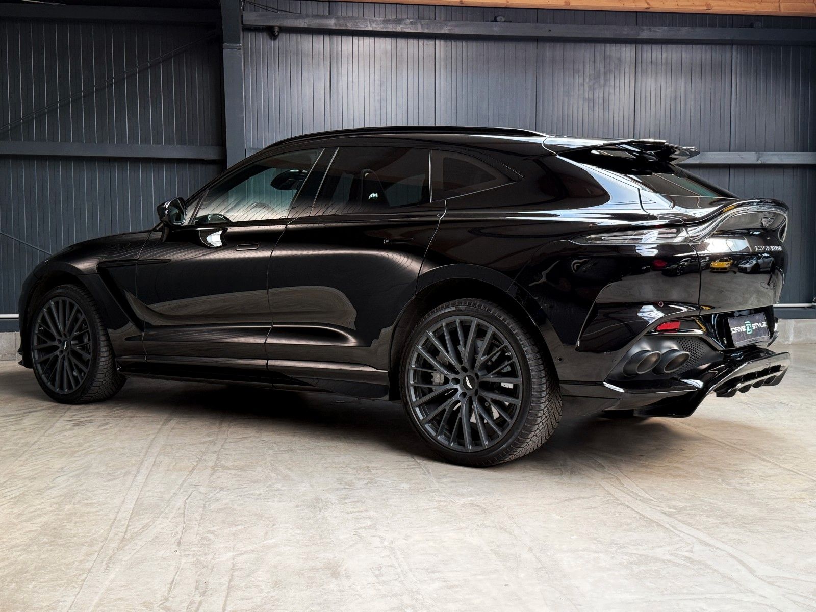 Fahrzeugabbildung Aston Martin DBX 4.0 V8 DBX707 + 2.Hand + Top Geplfegt