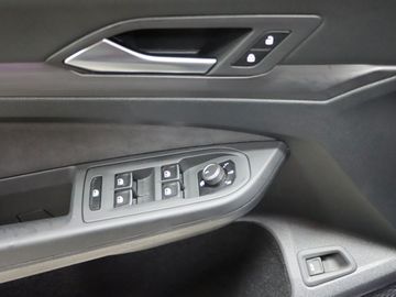 Fahrzeugverkauf 9 Volkswagen Golf VIII Vari. Style So&Wi R. StHz Navi Matrix