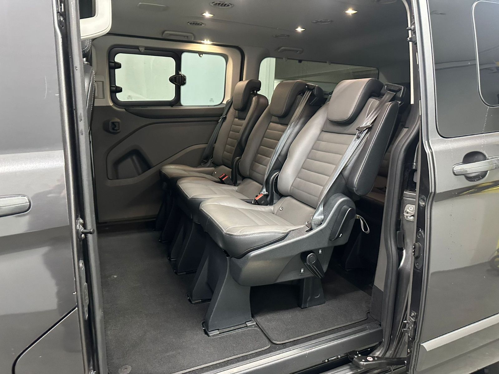 Fahrzeugabbildung Ford Tourneo Custom  320 L2H1 Titanium X*ACC*SDH*2KLI