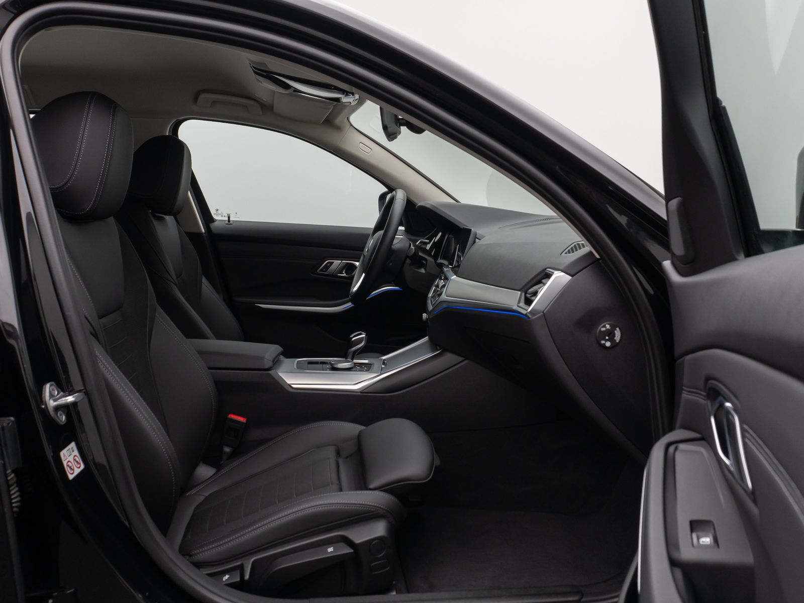 Fahrzeugabbildung BMW 320d Sport Line Kamera DAB HiFi Lordos Alarm LED