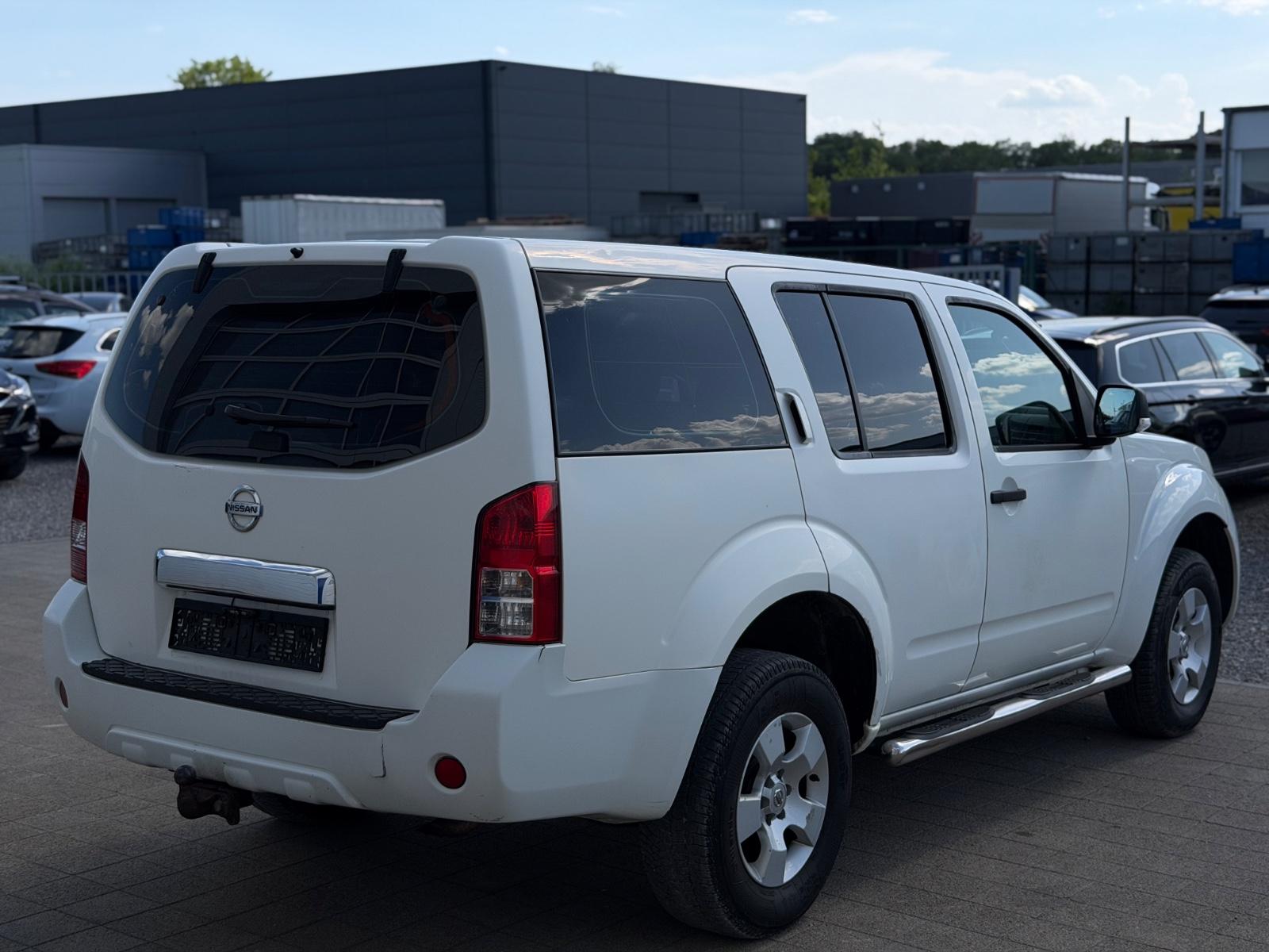 Nissan Pathfinder 2010 — photo 6