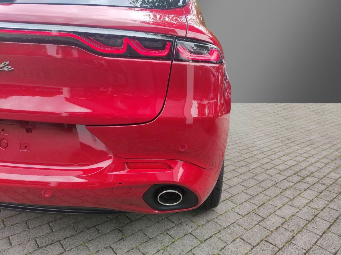 Fahrzeugabbildung Alfa Romeo Tonale Tributo Italiano 1.3 PHEV Q4 Harman Kardo