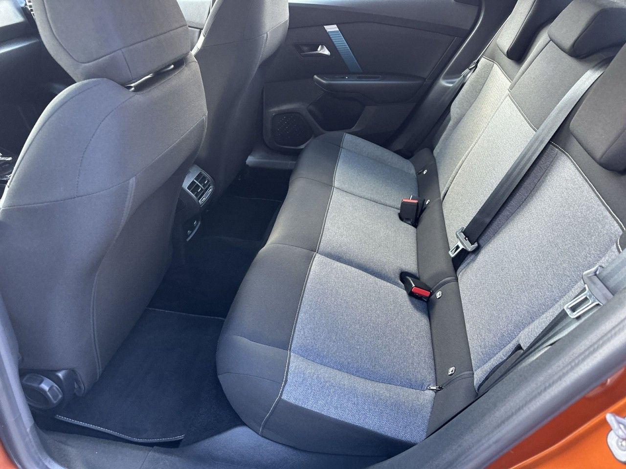 Fahrzeugabbildung Citroën ë-C4 Feel