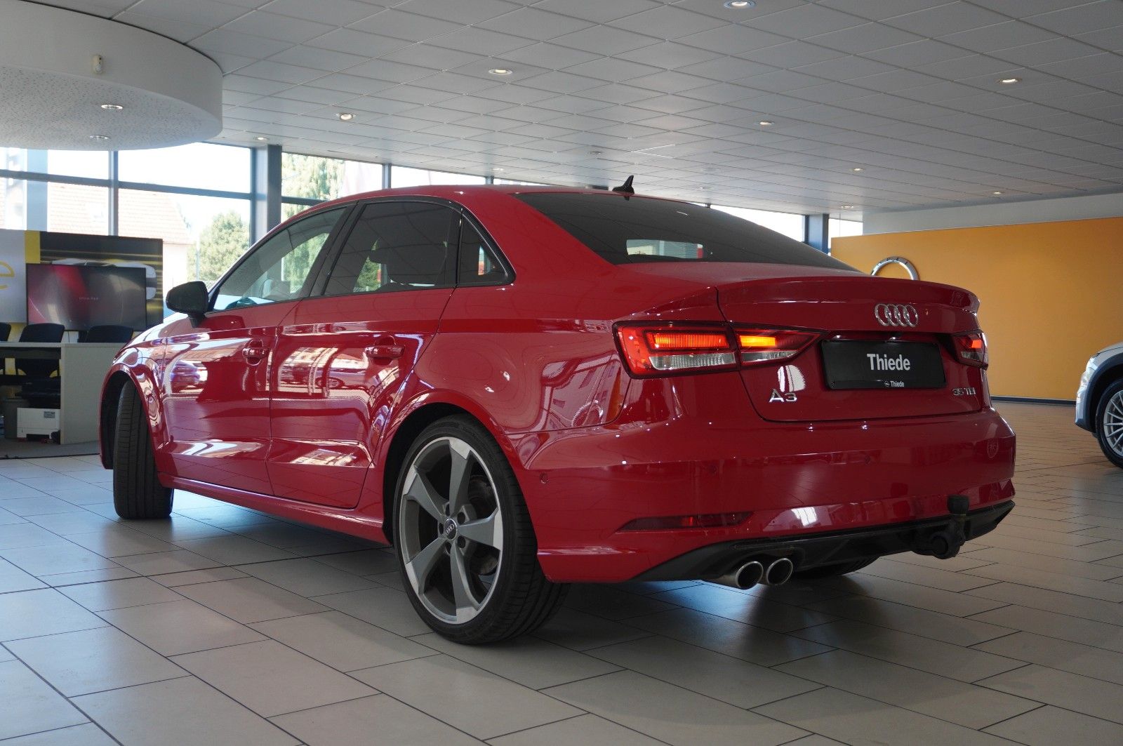 Fahrzeugabbildung Audi A3 LIM. 35 TDI S-TRONIC SPORT NAVI/SH/KAMERA/AHK