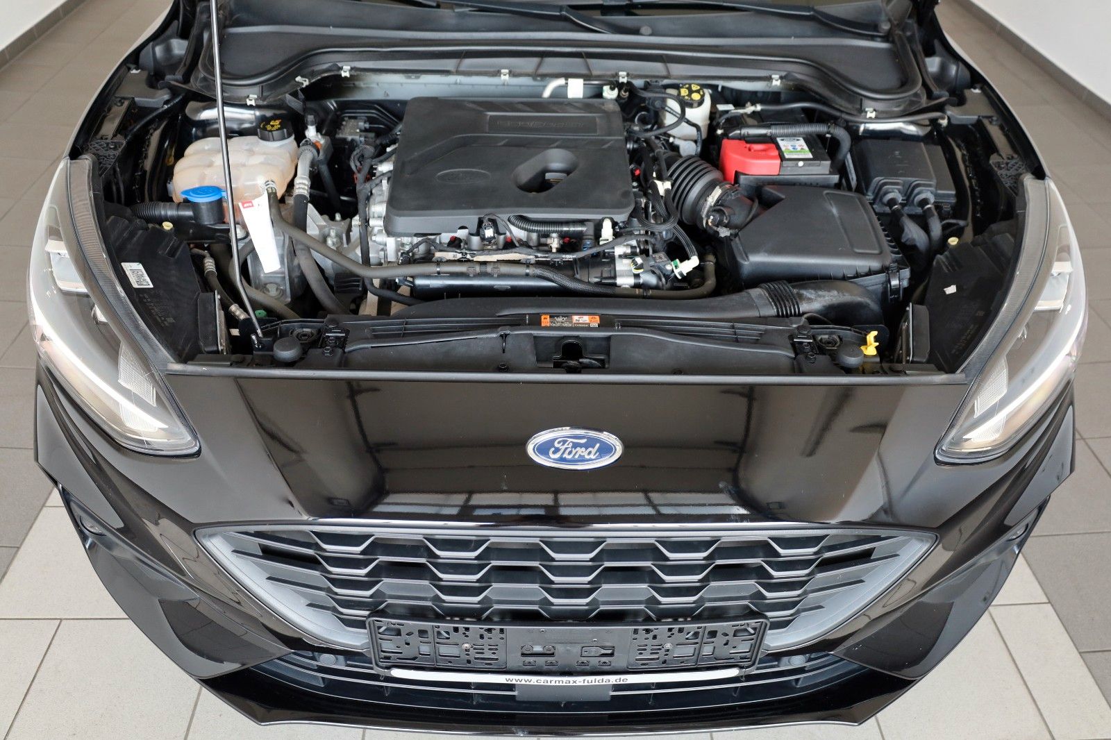 Fahrzeugabbildung Ford Focus Turnier ST-Line Navi,LED,SH,PDC,SR+WR