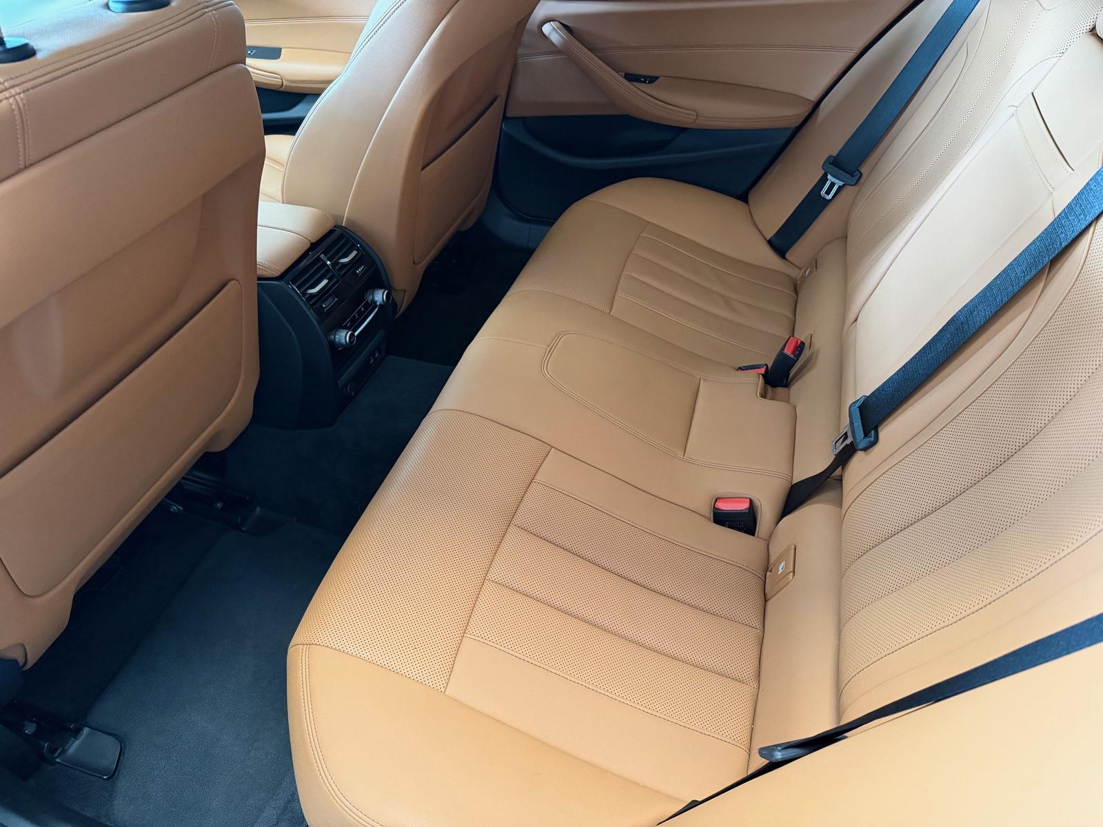 BMW 530e iPerformance Navi LED BT Driving Assistant