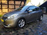 Peugeot 208 Allure TÜV 04/27 INSP neu *sehr gepflegt*