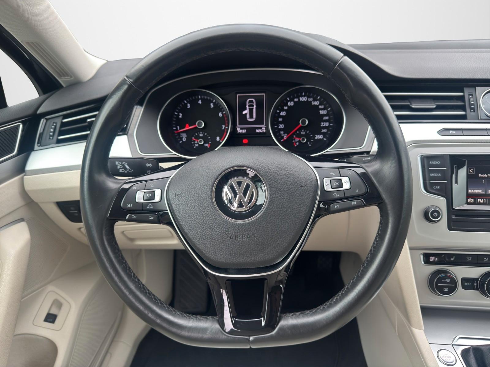 Volkswagen Passat Variant Comfortline*PDC*ACC*1.HAND*SITZH.
