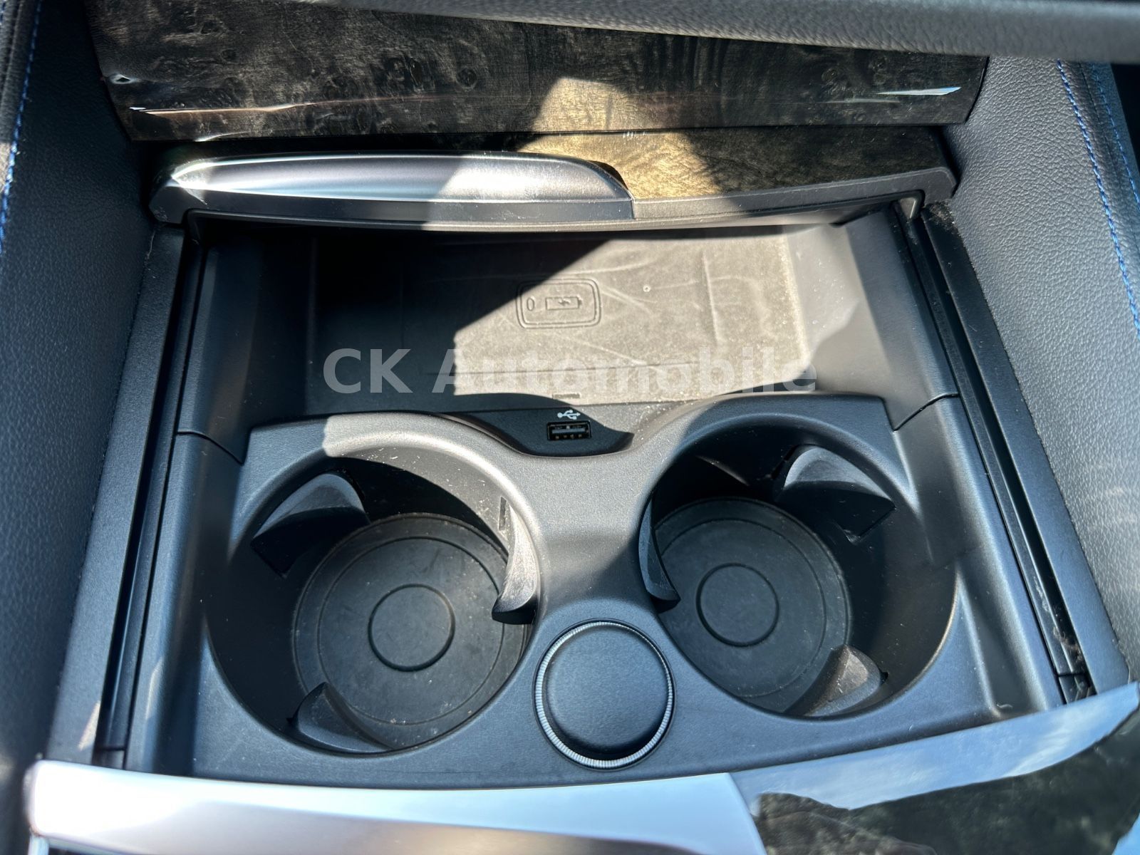 Fahrzeugabbildung BMW 520d xDrive Lim. M-Sport/Navi/Head-Up/LED