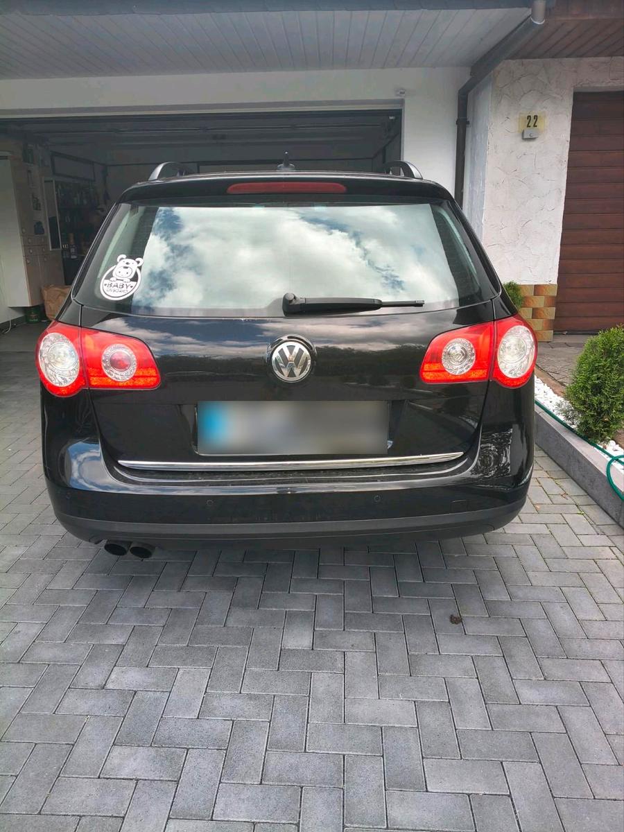 Volkswagen Passat 2010 — interior