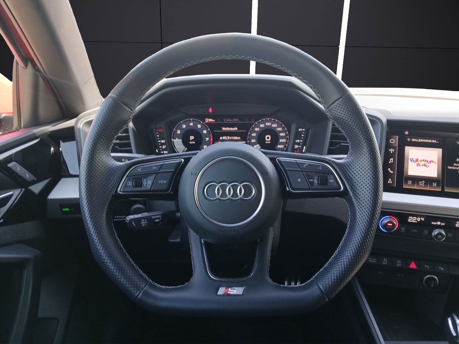 Fahrzeugabbildung Audi A1 Sportback 35 TFSI S-line S-tronic STH LED Nav