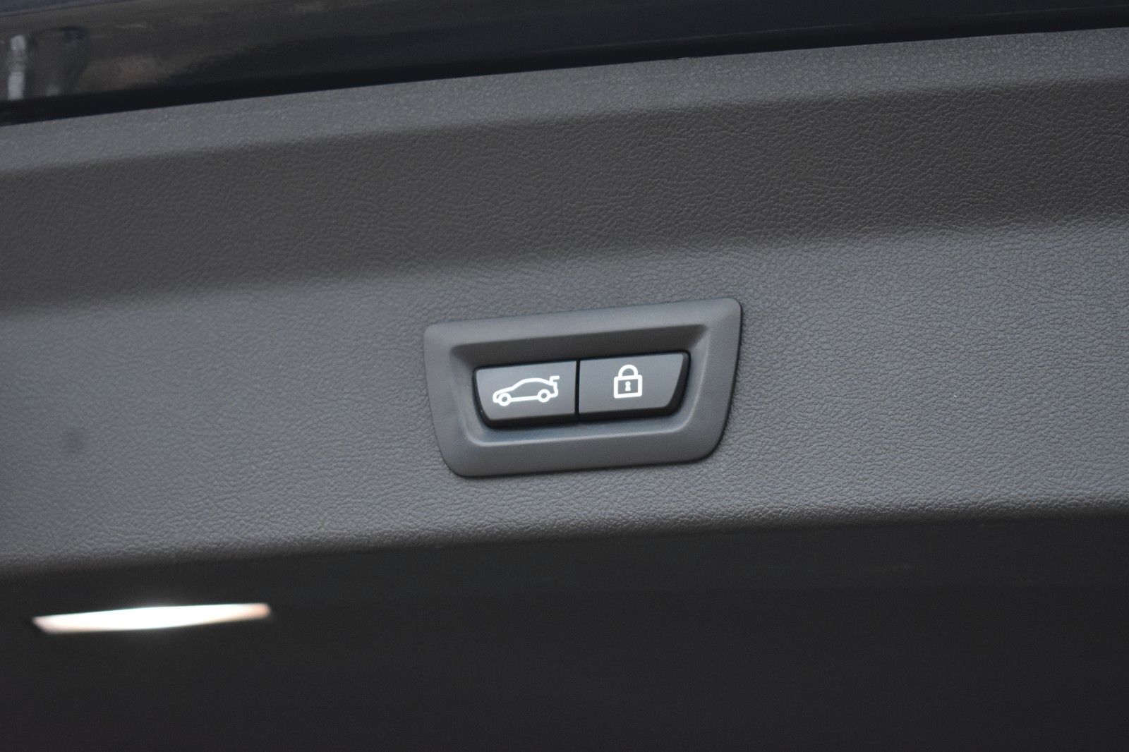 Fahrzeugabbildung BMW X3 xDrive 30 d M Sport AHK LED Standheizung H&K