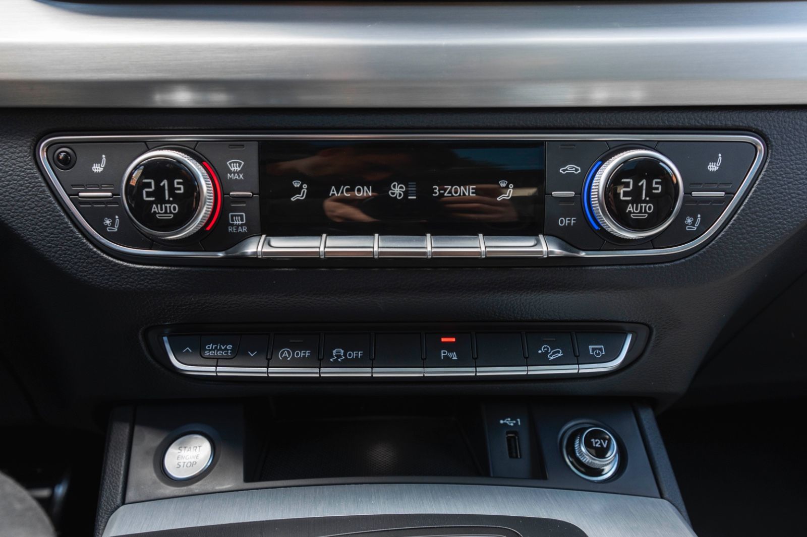 Fahrzeugabbildung Audi Q5 TFSI QUATTRO S-LINE PANO LED KAM NAV SZH SZB