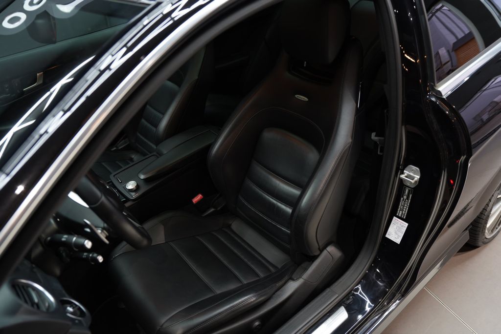 MERCEDES-BENZ C 63 AMG Coupe*H&K*PANO*LEDER*LED*MEMORY*DISTRON MERCEDES-BENZ C 63 AMG Coupe*H&K*PANO*LEDER*LED*MEMORY*DISTRON