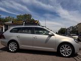 Volkswagen Golf VI Variant Highline Panorama. PDC - Volkswagen Golf aus 2009: Kombi