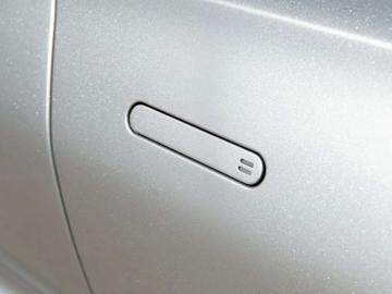 صورة 10 لـ 2023 Aston Martin DBX