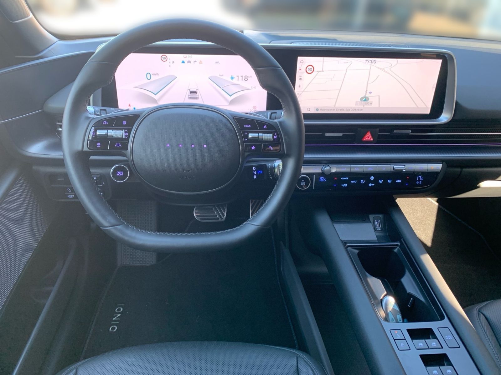 Fahrzeugabbildung Hyundai IONIQ 6 Uniq 77,4 kWh Elektro 4WD