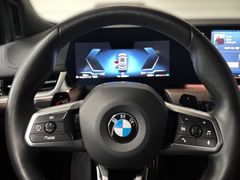Fahrzeugabbildung BMW 218i Active Tourer--Pano/DrivingProf/eSitze/19LM