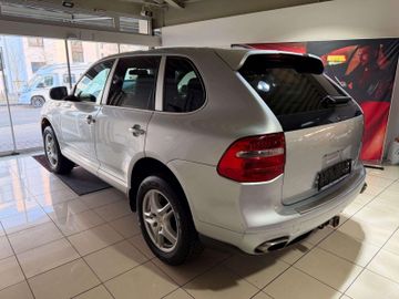 Porsche Cayenne - 4