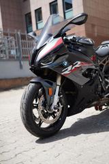 BMW S1000RR - viele Extras, keine Rennstrecke 