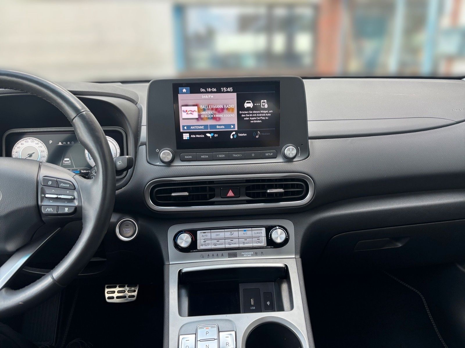 Fahrzeugabbildung Hyundai Kona Trend Elektro Assistenz-Paket & Glasschiebe