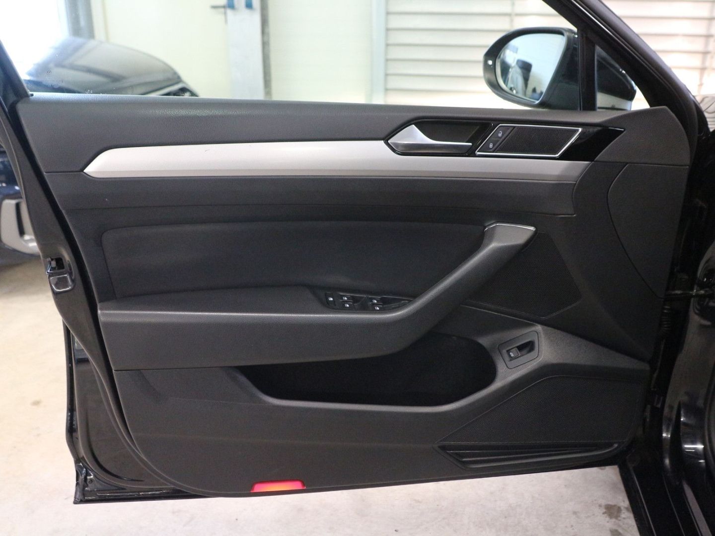 Fahrzeugabbildung Volkswagen Passat Comfortline DSG ACC DAB AID Kamera SHZ