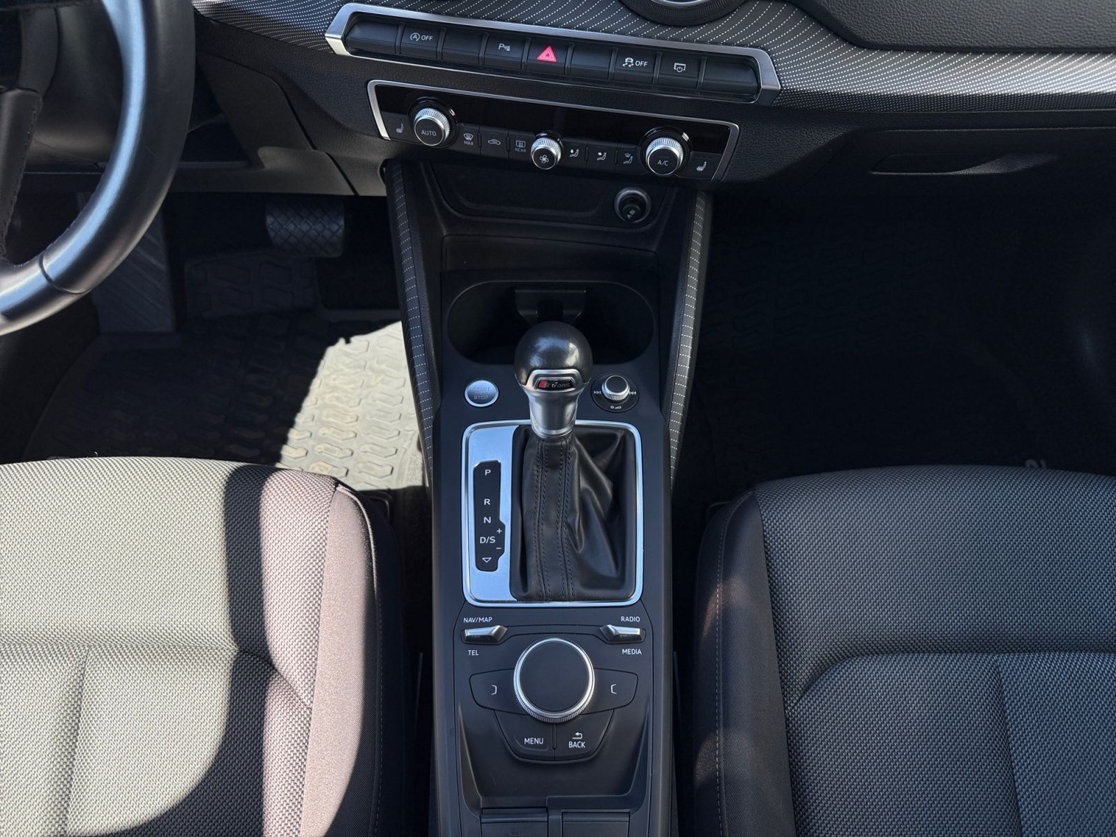 Fahrzeugabbildung Audi Q2 35 TDI S-tronic AHK AMBIENTE NAVI