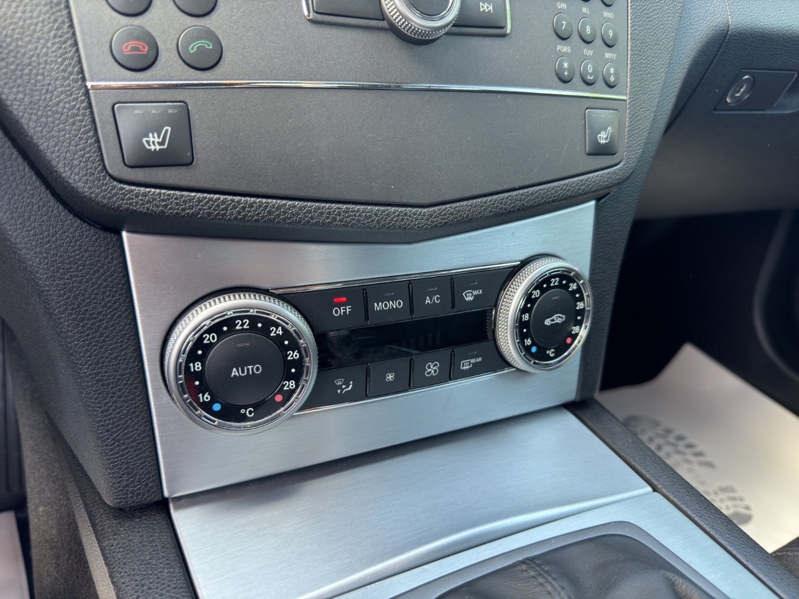 Fahrzeugabbildung Mercedes-Benz C 200 CGI BlueEfficiency/Klimaautom./Tempo.