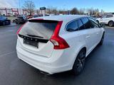 Volvo V60 D6 AWD Plug in Hybrid Geartronic Momentum - Volvo Hybrid (Diesel/Elektro)