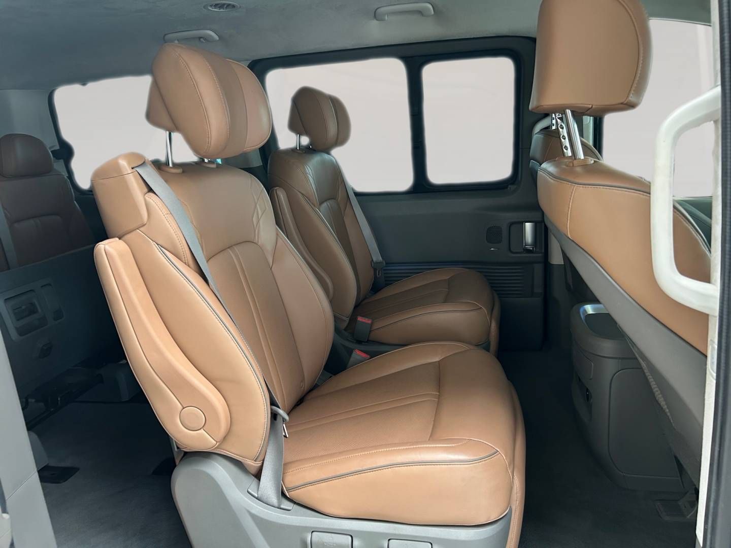 Fahrzeugabbildung Hyundai STARIA 7-Sitzer SIGNATUR/PDC/Navi/Rückfahrkamera
