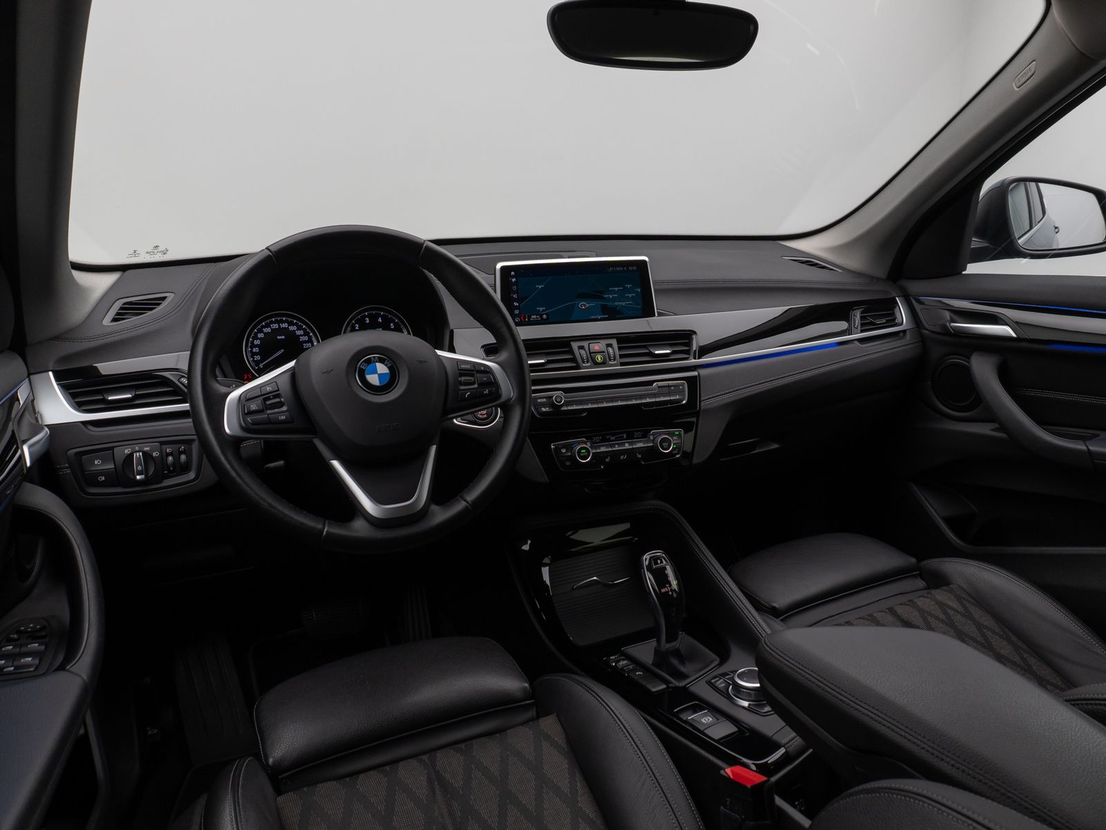Fahrzeugabbildung BMW X1 sD18i xLine Kamera DAB HiFi DrivAssist Sport