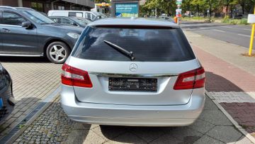 Mercedes E 200 - 4