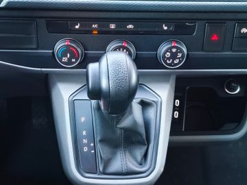Volkswagen T6.1 Transporter DSG*DAB*Navi*SHZ*PDC*6-Sitzer*