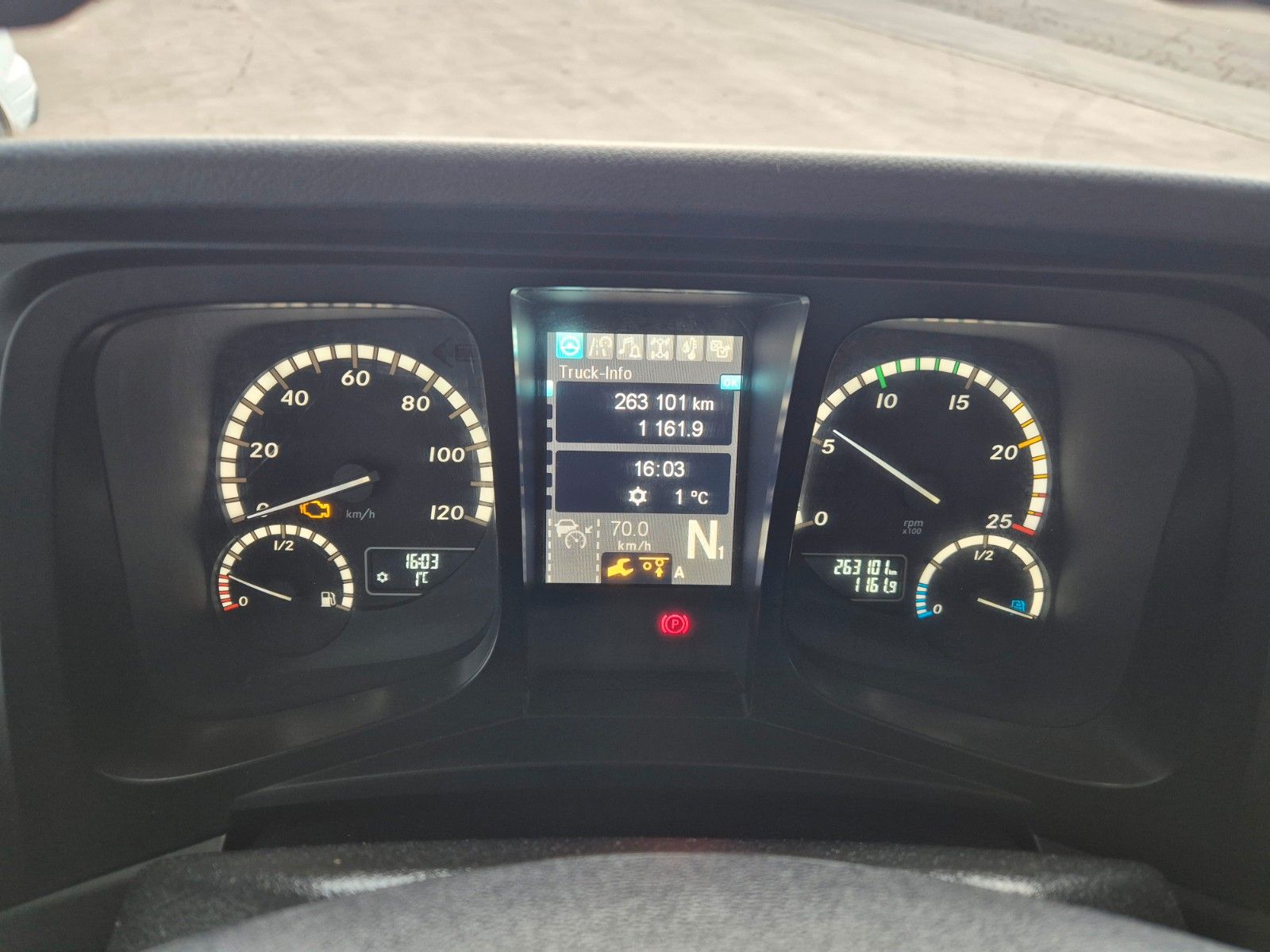 Fahrzeugabbildung Mercedes-Benz Arocs 2548 L 6x2/4 HAD Palfinger T20A AHK