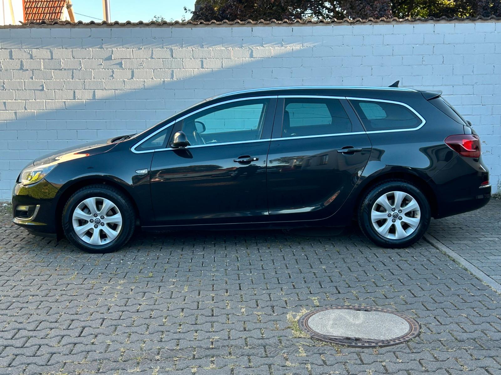 Opel Astra 2014 — photo 8
