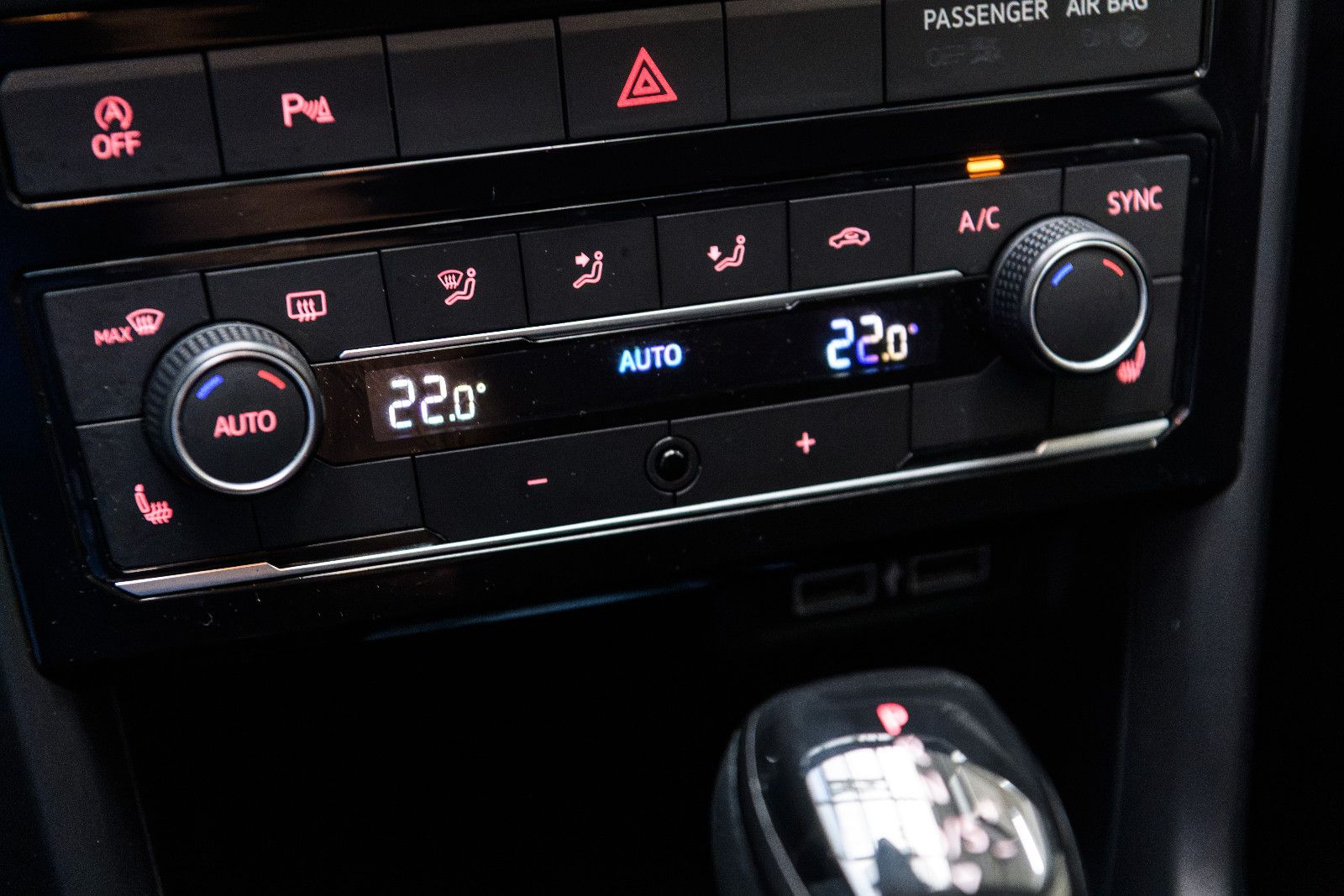 Fahrzeugabbildung Volkswagen T-Cross 1,0 DSG Life+ ACC+Kamera+Bluetooth
