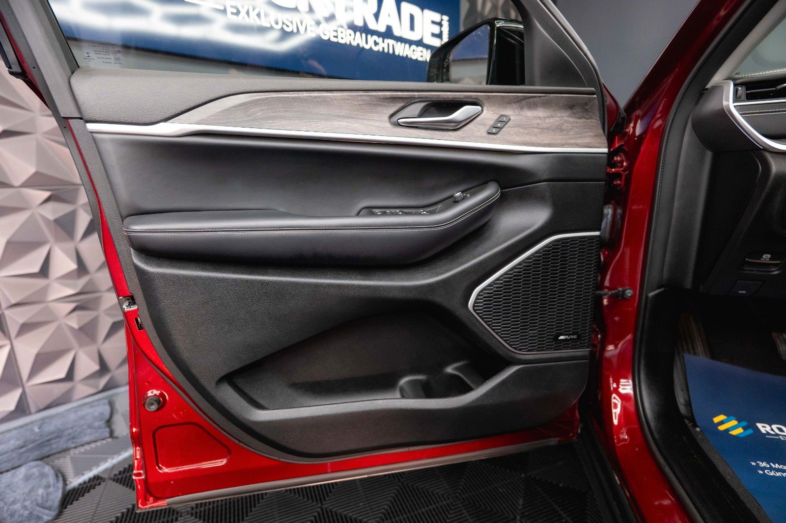 Fahrzeugabbildung Jeep Grand Cherokee 3.6 4x4 LIMITED L Modell 2022 19%