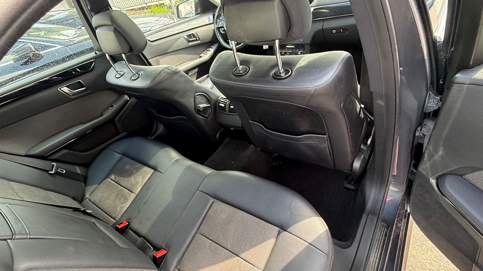 Fahrzeugabbildung Mercedes-Benz E 300 E Limousine E 300 BlueTec Hybrid