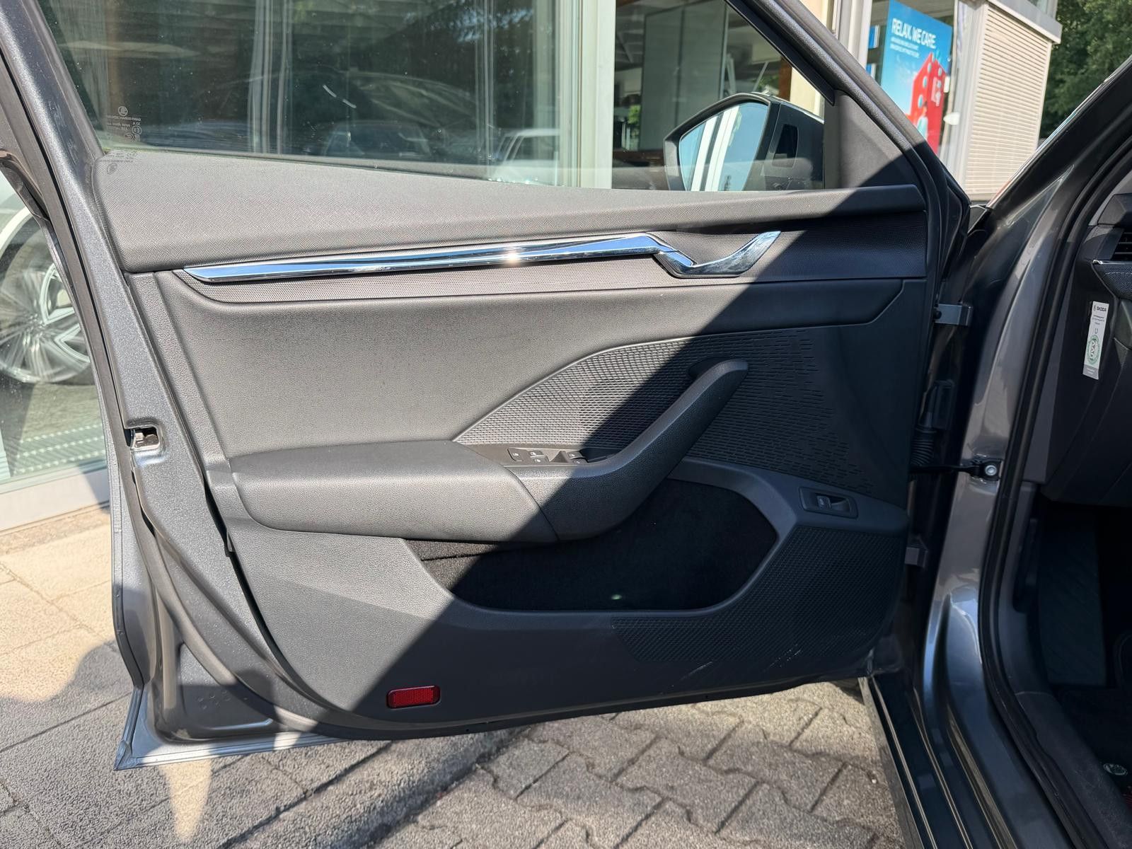 Fahrzeugabbildung SKODA Octavia 2.0TDI Style >VIRTU+HEAD+LED+SHZ+ACC+18"