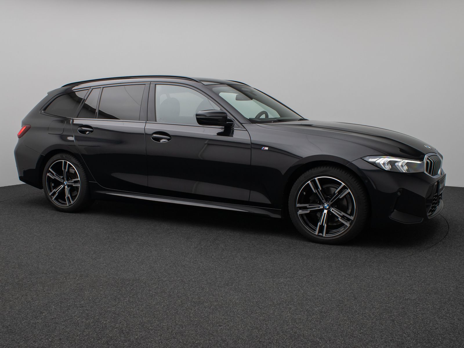 Fahrzeugabbildung BMW 318i M Sport Kamera HUD DAB HiFi Fernlichtassist