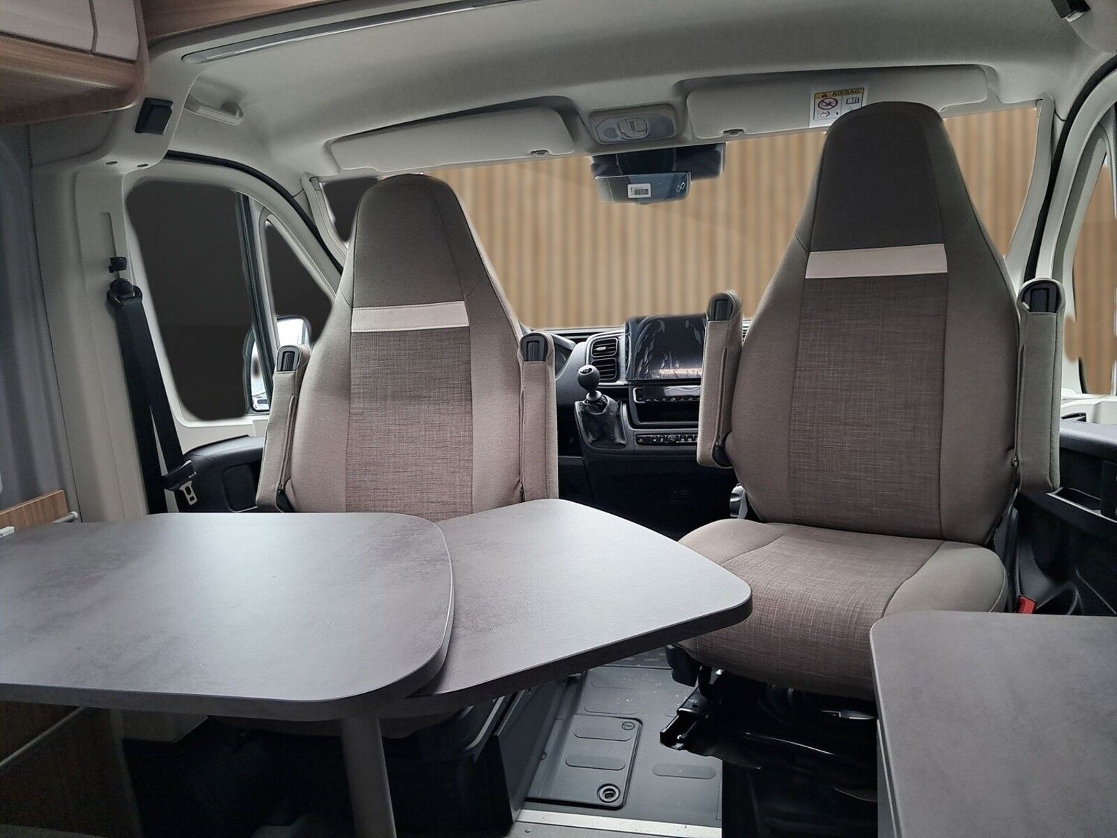 Fahrzeugabbildung Pössl Summit 600 Plus Citroen Markise, Solar, LithiumB