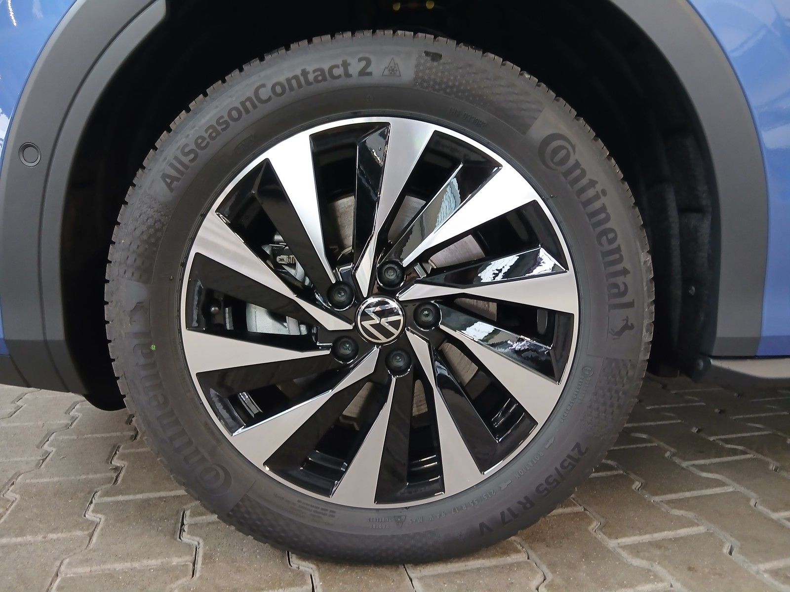 Fahrzeugabbildung Volkswagen T-Roc Life 1.5 eTSI DSG + ACC +LED+Navi +Keyless