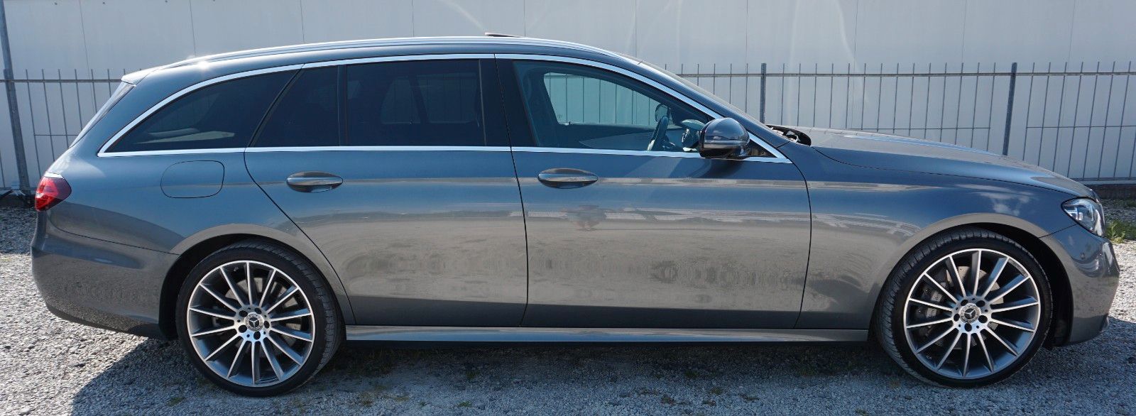 Fahrzeugabbildung Mercedes-Benz E 450 E T-Modell E 450 4Matic, AMG Line, Kamera
