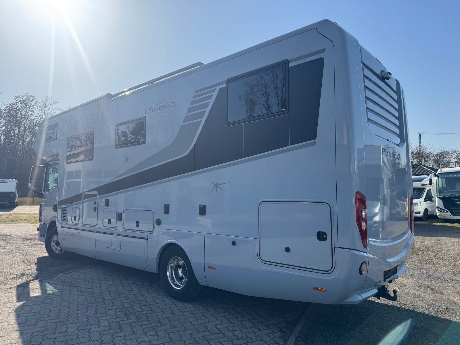 Fahrzeugabbildung Phoenix Top-Alkoven 8800 GSX Modell 2025