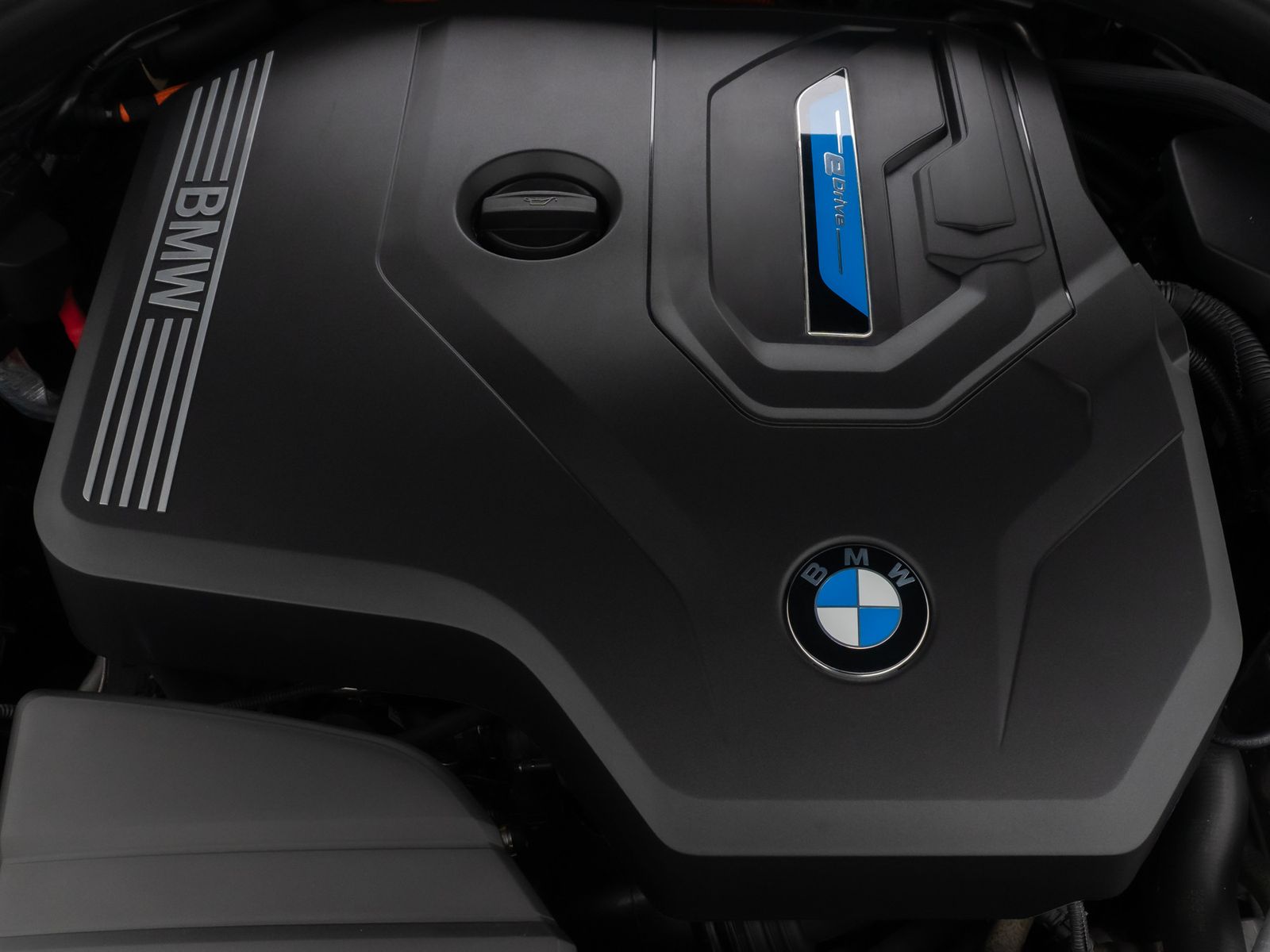 Fahrzeugabbildung BMW 330e xD M Sport H/K AHK HUD Kamera DAB Komfort