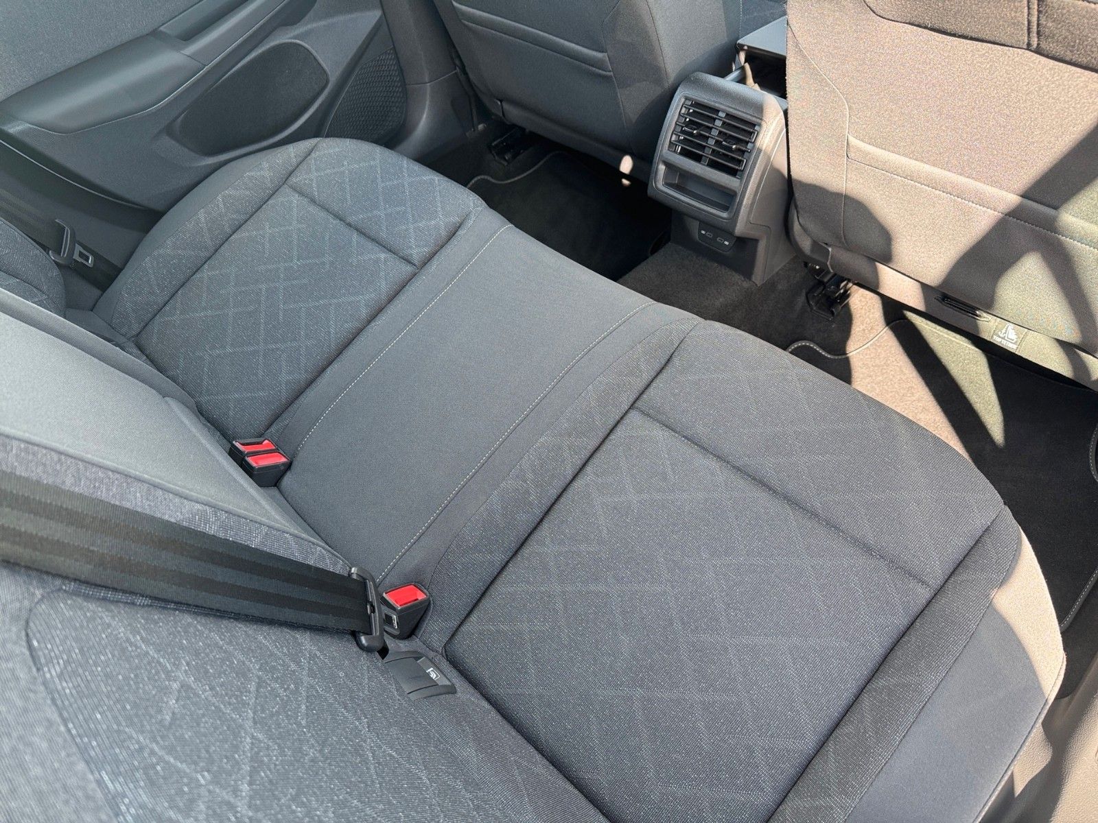 Fahrzeugabbildung Volkswagen Golf VIII Variant Life eTSI