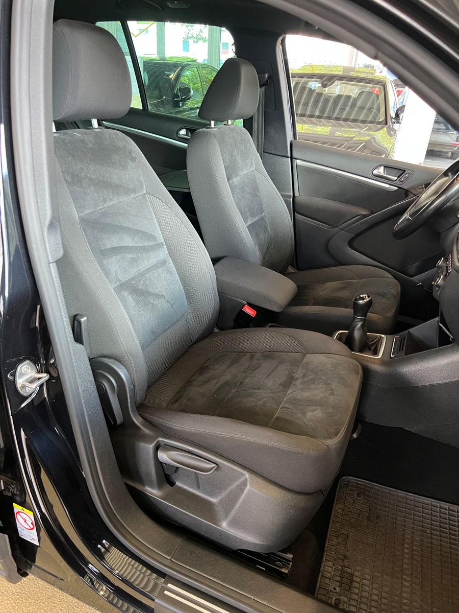 Fahrzeugabbildung Volkswagen Tiguan 2.0TDI Sport & Style 4Motion *PANO*XENON*