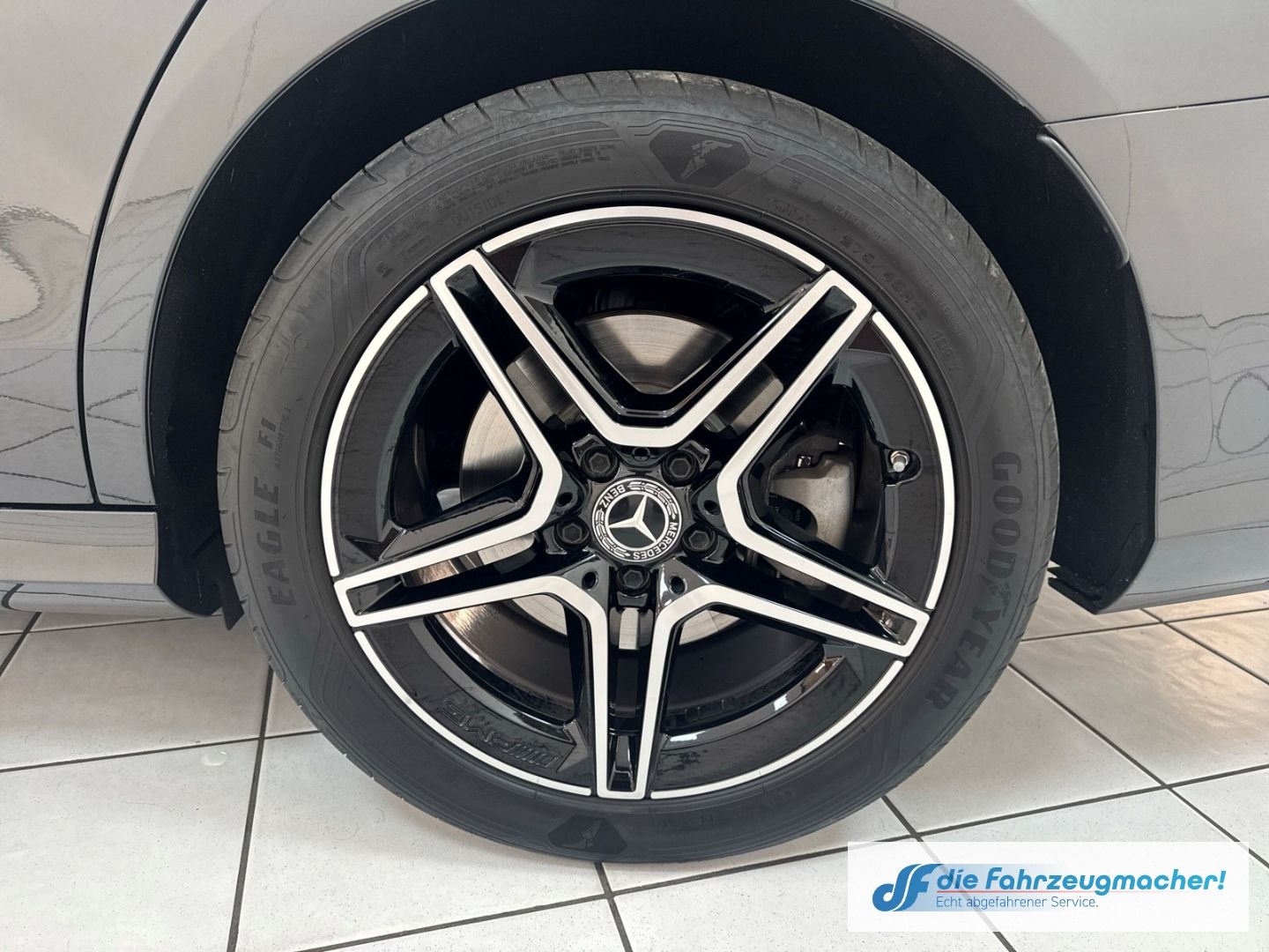 Fahrzeugabbildung Mercedes-Benz E 300 -Klasse EU6d  Sportpaket Niveau Digitales