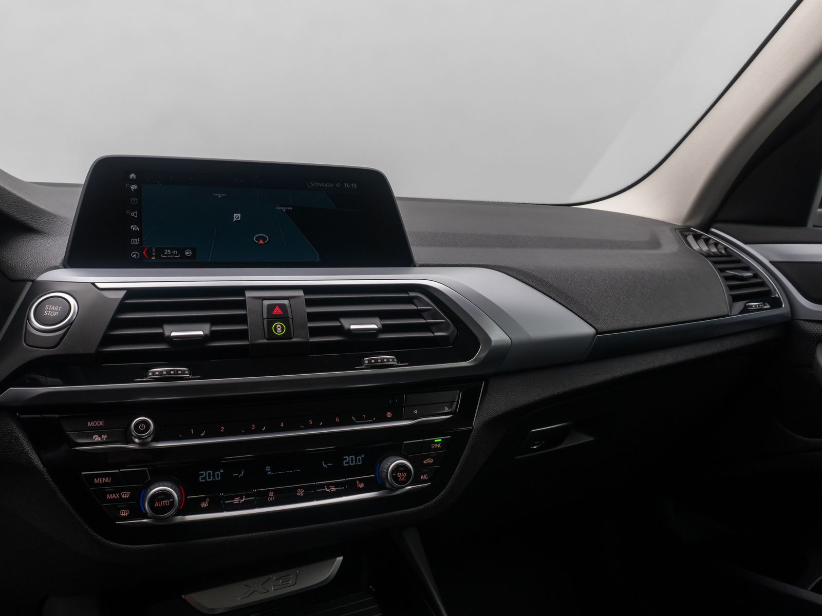 Fahrzeugabbildung BMW X3 xD30e Kamera DAB DriveAs Cockpit+ Geschwindig