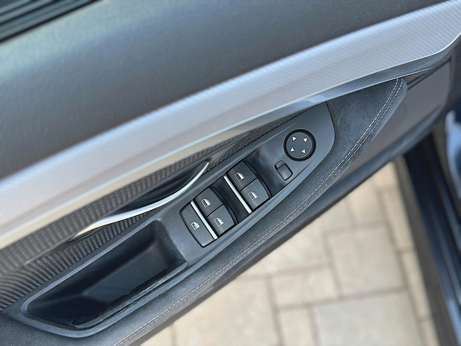 Fahrzeugabbildung BMW 520d xDrive M-Sport Shadow *LED*Head Up*Kamera*